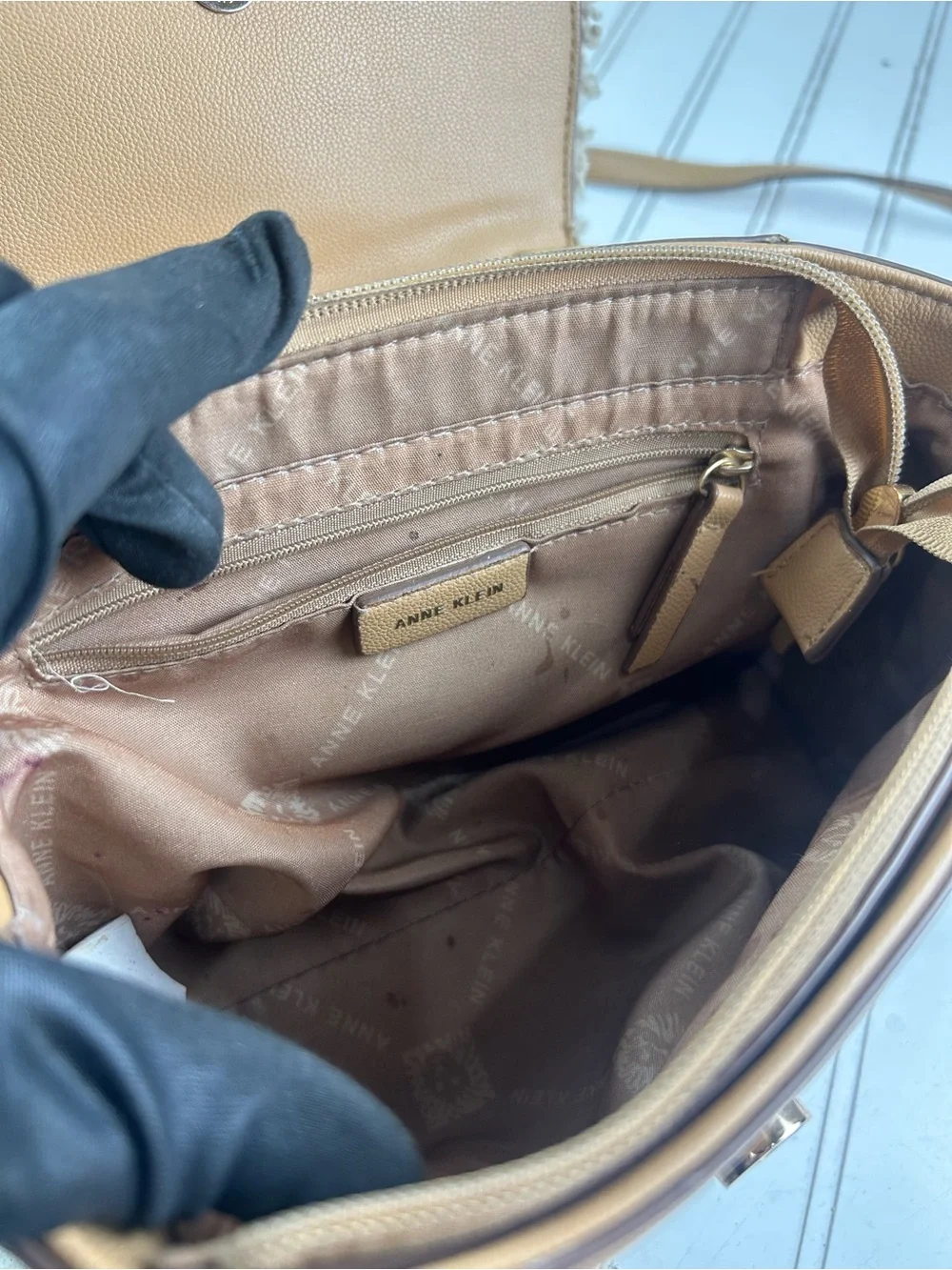 Anne Klein Vintage Y2K Mixed Media Sherpa Crossbody Satchel Brown Pearl Accent - Picture 7 of 15